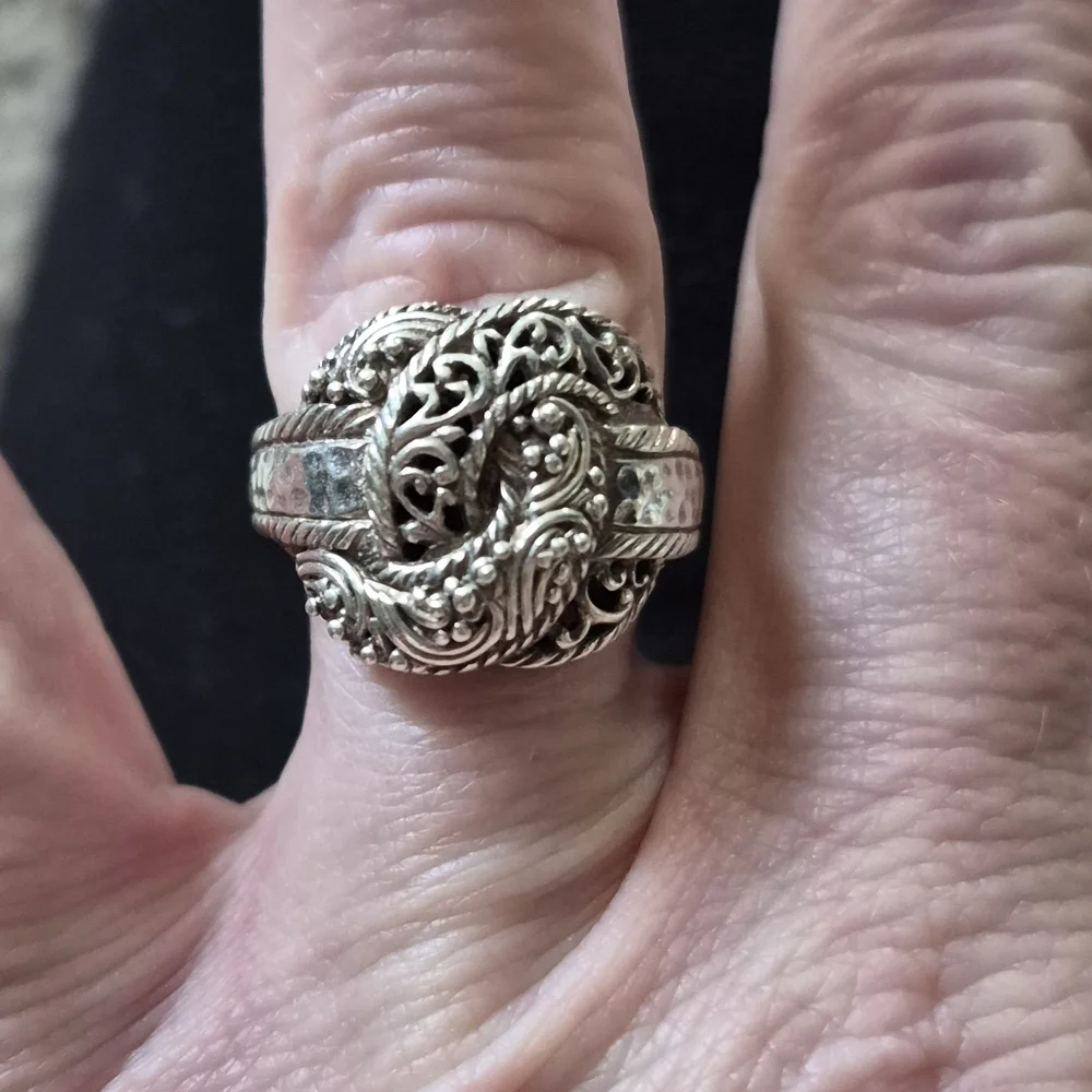 Elegant Silver Ring Size 9